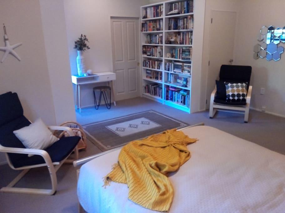 Dream Escape For 2 Bed & Breakfast Парапарауму Екстериор снимка